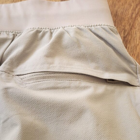Lululemon Shorts Mens XL Light Gray License To Train Lined Athletic Training - Picture 10 of 13